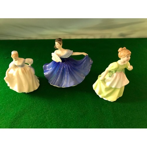 772 - 3 X SMALL ROYAL DOULTON FIGURES