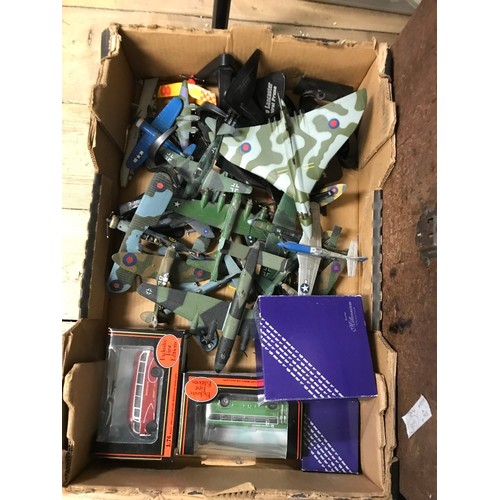 783 - BOX OF MIXED PLASTIC & DIECAST AIRCARFT MODELS WITH 4 X BOXED DIECAST CARS