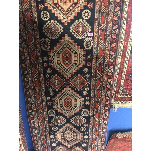 846 - LARGE VINTAGE PATTERNED RUNNER - 79CMS X 316CMS L - COLLECTION ONLY OR ARRANGE OWN COURIER