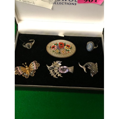 901 - SILVER WEDGWOOD RING, 3 X SILVER BROOCHES, MOSAIC TILE BROOCH & SILVER RING