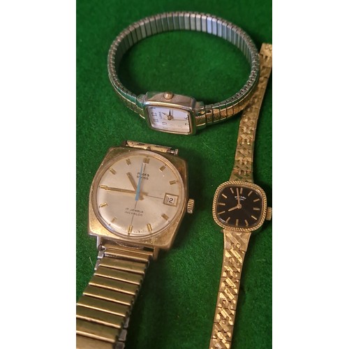 13 - VINTAGE PAGES SWISS 17 JEWEL INCABLOC GENTS WATCH & 2 X LADIES WATCHES - WATCHES & CLOCKS ARE NOT TE... 