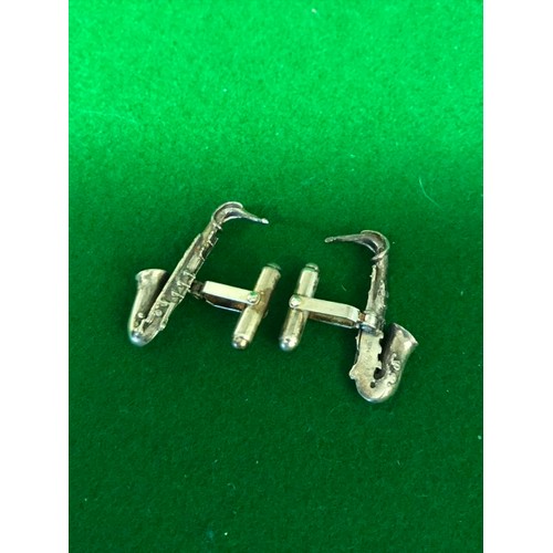 63 - LOVELY PAIR OF 925 SILVER CUFFLINKS IN THE STYLE OF A SAXAPHONE