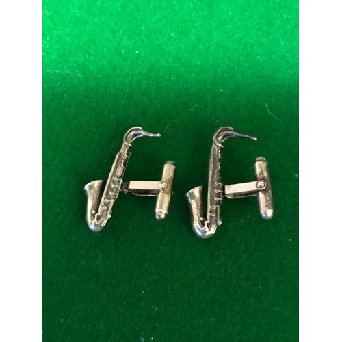 63 - LOVELY PAIR OF 925 SILVER CUFFLINKS IN THE STYLE OF A SAXAPHONE