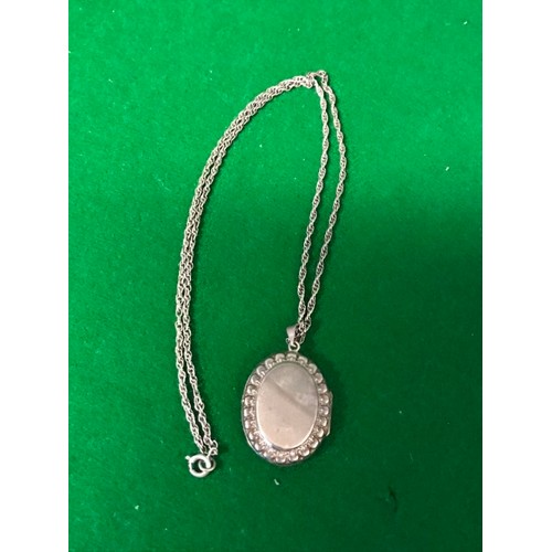 69 - LOVELY HALLMARKED SILVER LOCKET ON A STERLING SILVER CHAIN - APPROX WEIGHT 14 GRMS