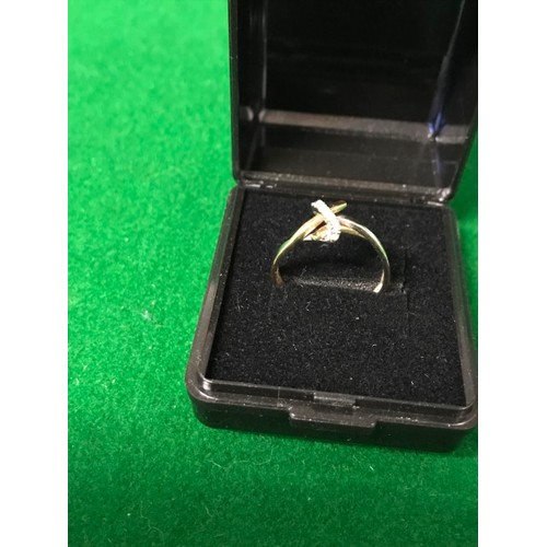 74 - PRETTY HALLMARKED 9CT 2 COLOUR GOLD CROSSOVER RING SET DIAMONDS - RING SIZE N