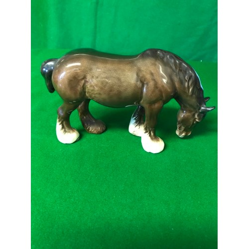 92 - COLLECTABLE BESWICK SHIRE HORSE - 22CMS LONG X 15CMS H