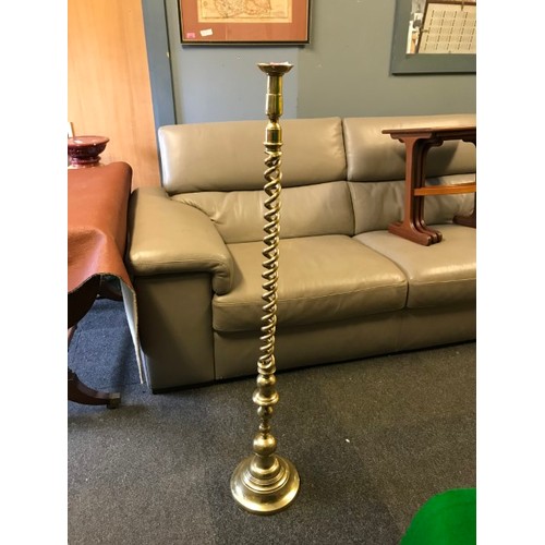 118 - HEAVY TWISTED BRASS CANDLE HOLDER - 120CMS H - COLLECTION ONLY OR ARRANGE OWN COURIER