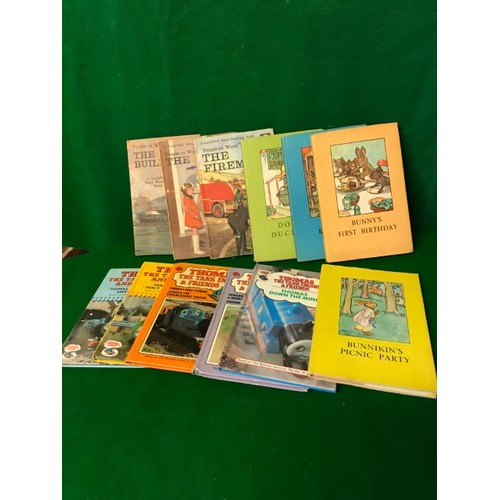 127 - LARGE QTY OF VINTAGE LADYBIRD BOOKS