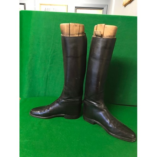 202 - PAIR OF VINTAGE BLACK RIDING BOOTS WITH WOODEN BOOT TREES INSIDE