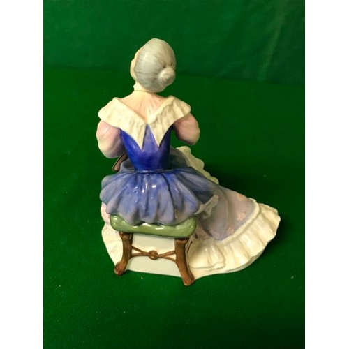 229 - LOVELY ROYAL DOULTON 