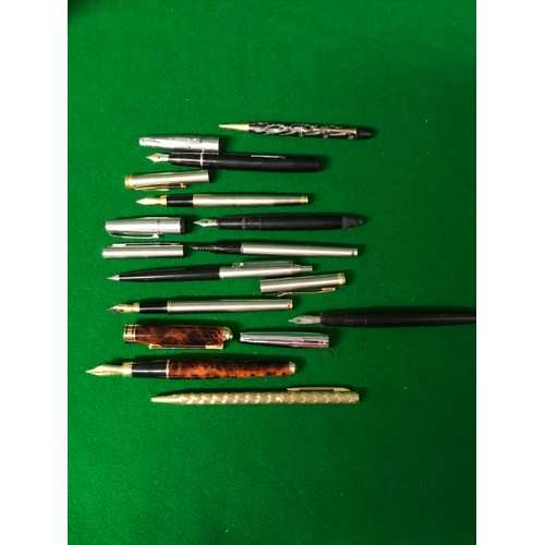 287 - 7 X VINTAGE FOUNTAIN PENS & 3 X PENCILS