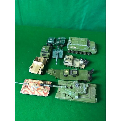 301A - BOX OF VINTAGE DIECAST MILITARY VEHICLES INC CORGI, MATCHBOX & BRITAINS & QTY OF SOLDIERS