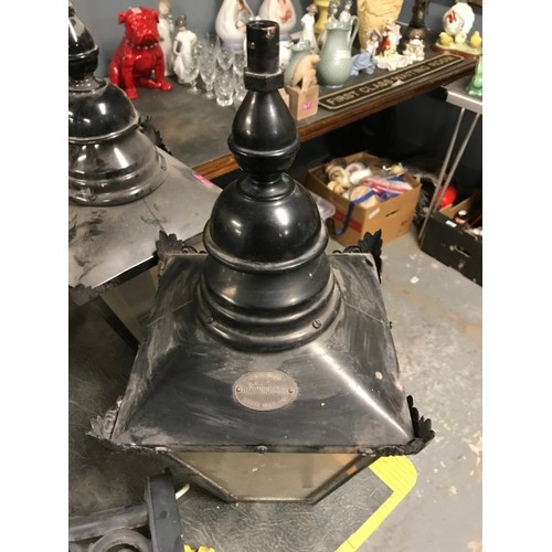 336 - 6 X VINTAGE OUTSIDE LANTERNS BY D.W WINDSOR HODDESDON, HERTS, ENGLAND - 3 X WITH FIXING BRACKETS - O... 