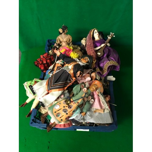 338 - LARGE QTY OF VINTAGE DOLLS