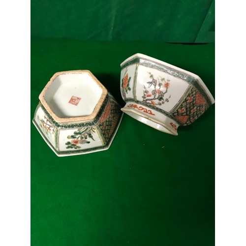 367 - PAIR OF HEXAGONAL ORIENTAL BOWLS - 24CMS SQUARED X 11CMS H