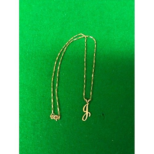 372 - 9CT GOLD CHAIN WITH INITIAL PENDANT - LENGTH 40CMS - APPROX 2.7GRMS