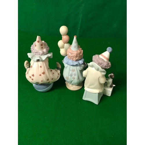 391 - 3 X LOVELY COLLECTABLE LLADRO CLOWNS - APPROX 18CMS H - GOOD CONDITION