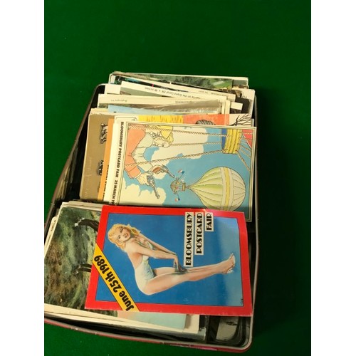 452 - BOX OF MIXED VINTAGE POSTCARDS