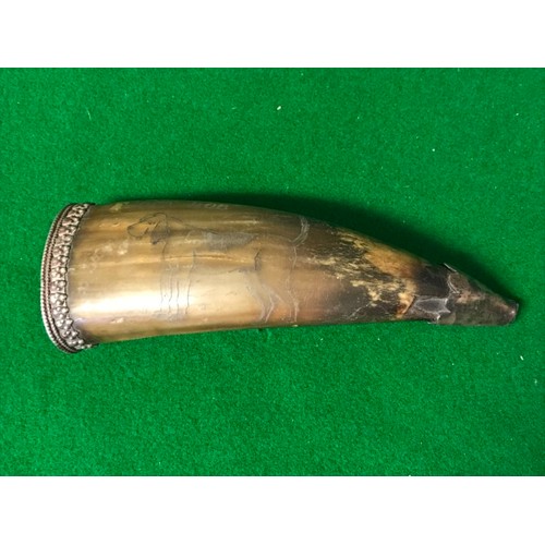 453 - VINTAGE HORN CARVED 