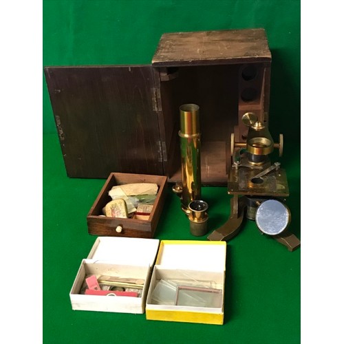 460 - LOVELY CASED VINTAGE SCIENTIFIC MICROSCOPE WITH LENS & SLIDES