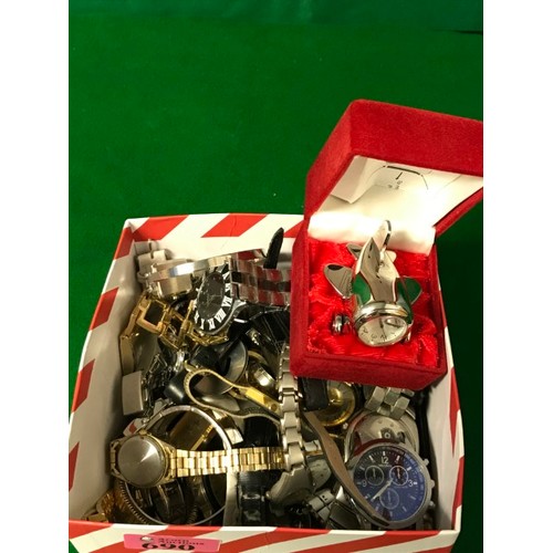 690 - LARGE BOX OF MIXED LADIES & GENTS WATCHES ETC