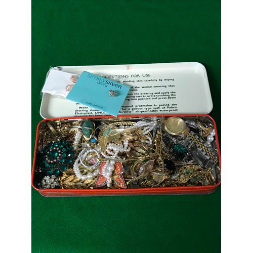 702 - TIN OF COSTUME JEWELLERY INC WATCHES ETC