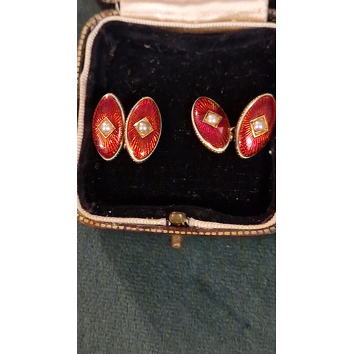 76 - PAIR OF LOVELY 18CT GOLD CUFFLINKS WITH ENAMEL & PEARL TO CENTRE - SOME SLIGHT DAMAGE TO ONE AREA OF... 