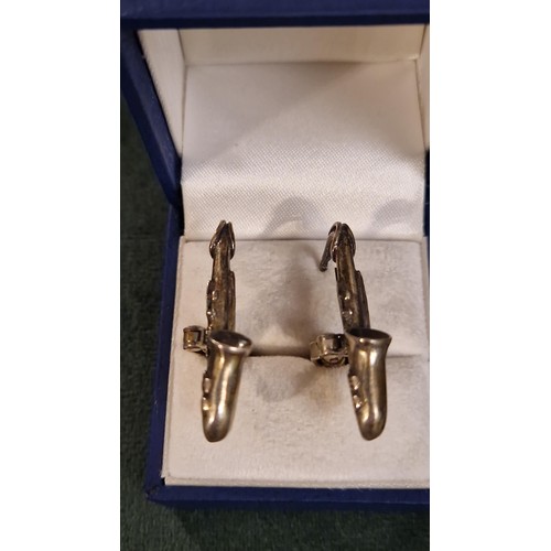 77 - LOVELY PAIR OF HEAVY 925 SILVER CUFFLINKS IN THE FORM OF A SAXAPHONE