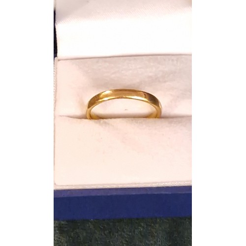 93 - 22CT GOLD WEDDING BAND - WEIGHT 3.3 GRMS