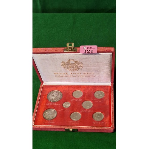121 - BOXED SET OF COMMEMORATIVE COINS FROM THE ROYAL THAI MINT