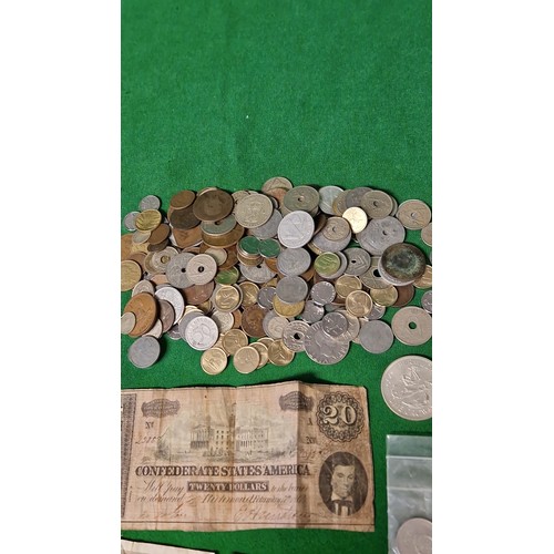 134 - QTY OF FOREIGN COINS & 2 X AMERICAN BANK NOTES