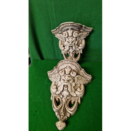 18 - PAIR OF GREEN MAN GARDEN CORBELS - 32CMS X 32CMS - COLLECTION ONLY OR ARRANGE OWN COURIER