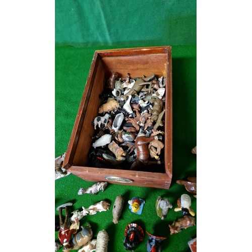 259 - LARGE QTY OF LOVELY VINTAGE DIECAST ANIMALS ETC