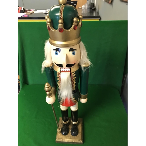 461 - LOVELY LARGE KING NUTCRACKER - 78CMS H