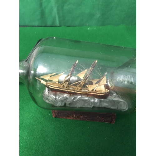 572 - VINTAGE SHIP IN A BOTTLE - 28CMS L