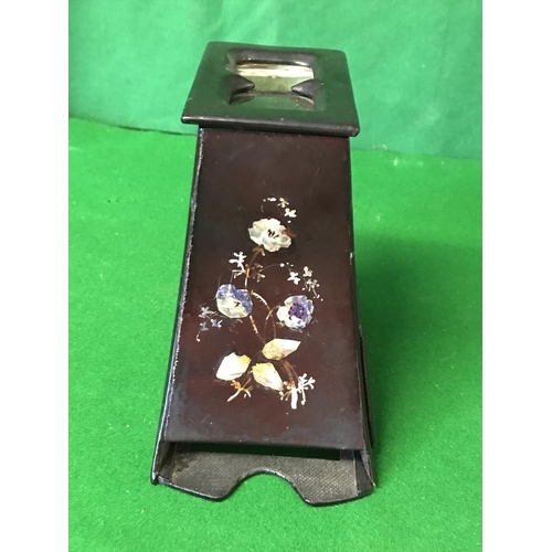 582 - EARLY BLACK LACQUERED STEREOSCOPE WITH RAISED FLOWERS & MOTHER OF PEARL INLAY