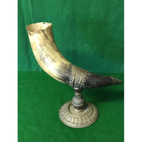 620 - EARLY HORN DECORATION ON BRASS STAND WITH BRASS FITTINGS - 30CMS H X 32CMS L ONVERALL