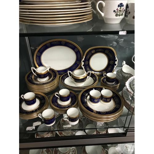 900 - LARGE QTY OF COALPORT 