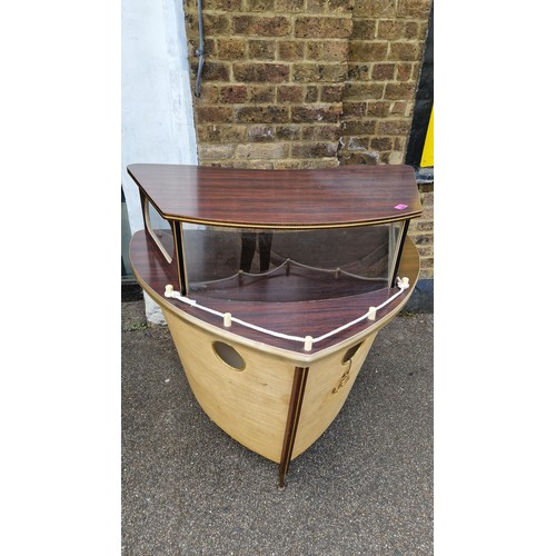 007 - LOVELY RETRO BAR IN THE FORM OF A SHIP - OVERALL WIDTH 100CMS X OVERALL DEPTH 70CMS X OVERALL HEIGHT... 