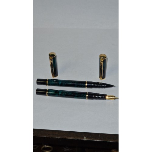 112 - BOXED WATERMAN PARIS FOUNTAIN PEN & BALLPOINT PEN SET