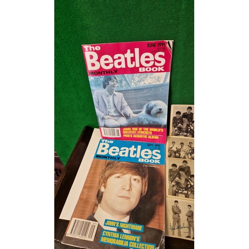 119 - COLLECTION OF THE BEATLES ITEMS - WASHINGTON POTTERY BOWL, QTY OF CHEWING GUM CARDS, 2 X BEATLES MON... 