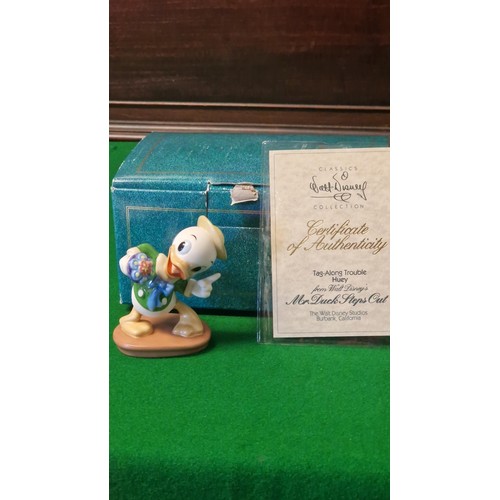 278 - LOVELY BOXED WALT DISNEY CLASSICS MR DUCK STEPS OUT 