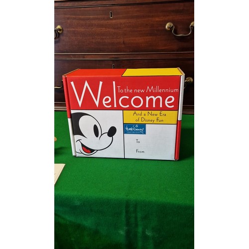 297 - LOVELY BOXED WALT DISNEY COLLECTORS SOCIETY THRU THE MIRROR MILLENIUM MICKEY  