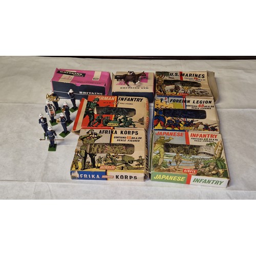 243 - 5 X BOXES OF VINTAGE AIRFIX SCALE FIGURES (ALL BOXES HAVE BEEN OPENED, NOT SURE IF COMPLETE) WITH 1 ... 