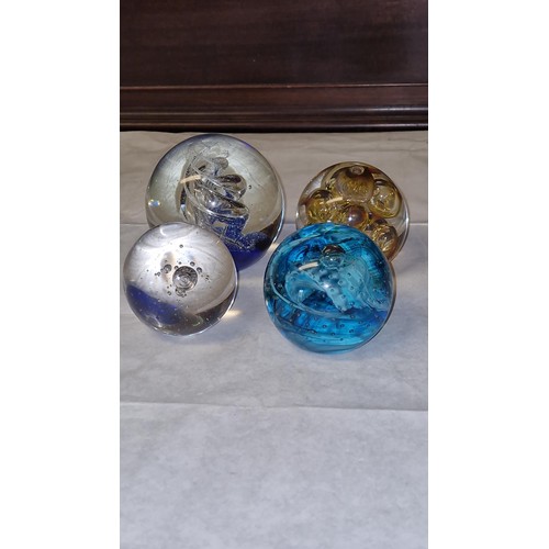 252 - 1 X CAITHNESS PAPERWEIGHT & 3 X OTHERS