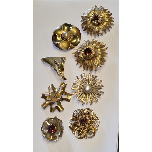 360 - 8 X VERY PRETTY VINTAGE BROOCHES