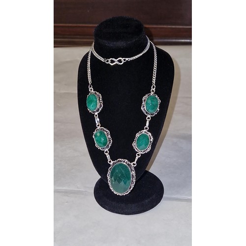 366 - 925 SILVER & GREEN GEM STONE NECKLACE