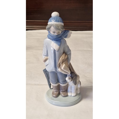 400 - LOVELY LLADRO FIGURE 