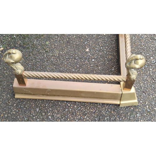 35 - VERY HEAVY EXTENDABLE VINTAGE BALL AND CLAW FIRE FENDER - CLOSED 130CMS L X 45CMS D - COLLECTION ONL... 