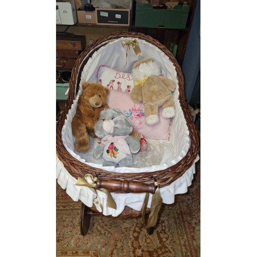 972 - LARGE BEAUTIFUL BABIES CRIB WITH COVERS ETC ON A STAND  - APPROX 110CMS X 50CMS X 110CMS H - COLLECT... 